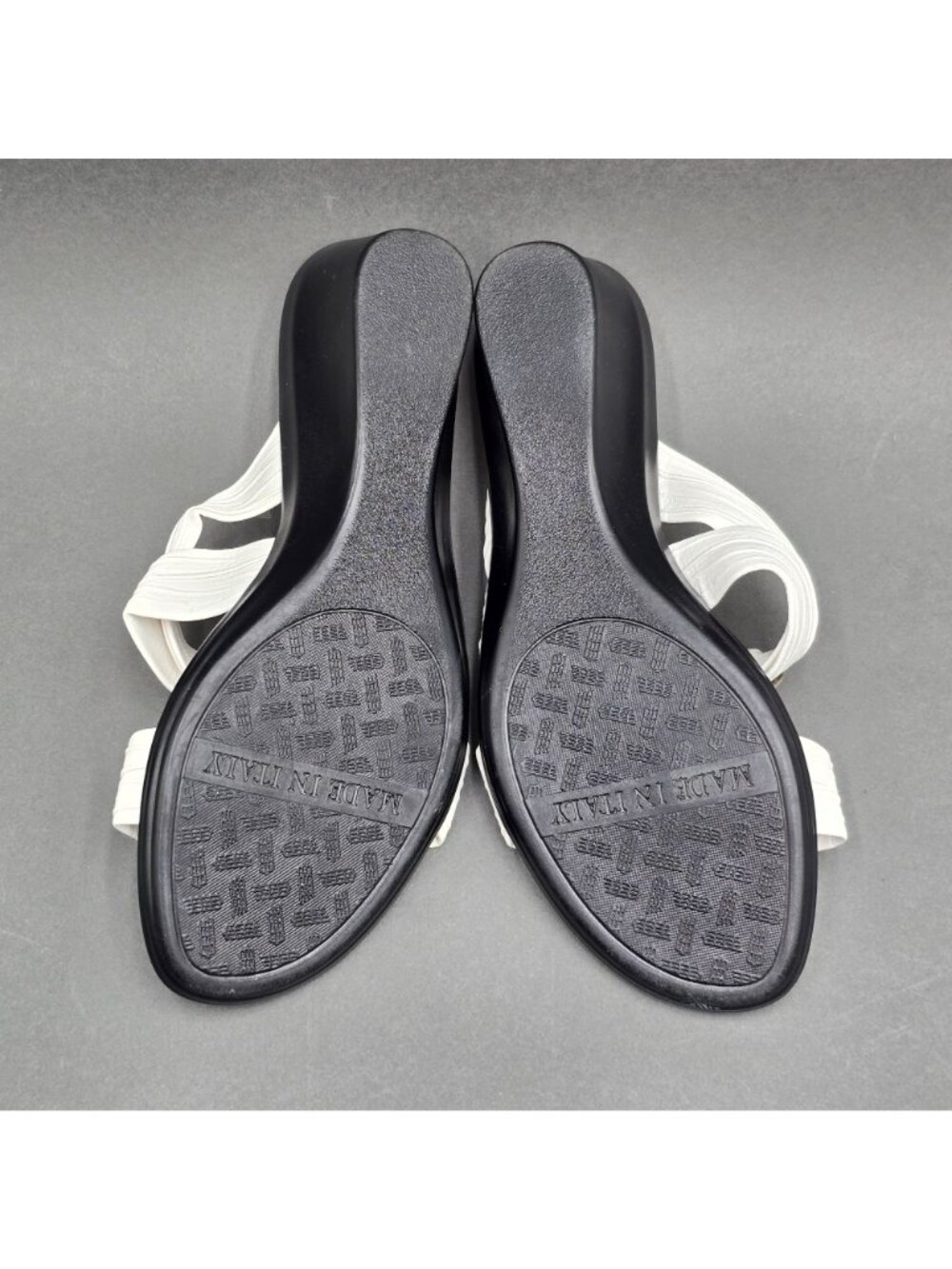 Italian Shoemakers Wedge Sandals Size 7 White Metallic Ring Detail Slides - Picture 10 of 10
